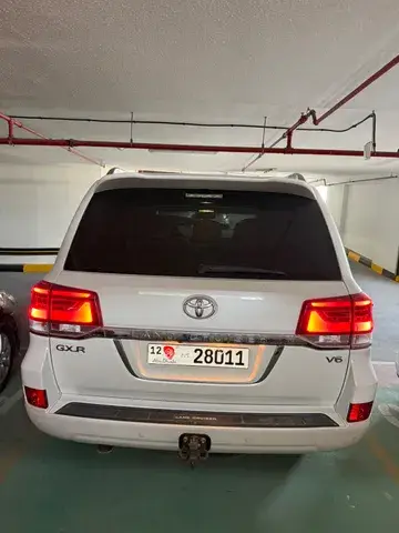 Toyota Land Cruiser GXR V6 Capsule 2016